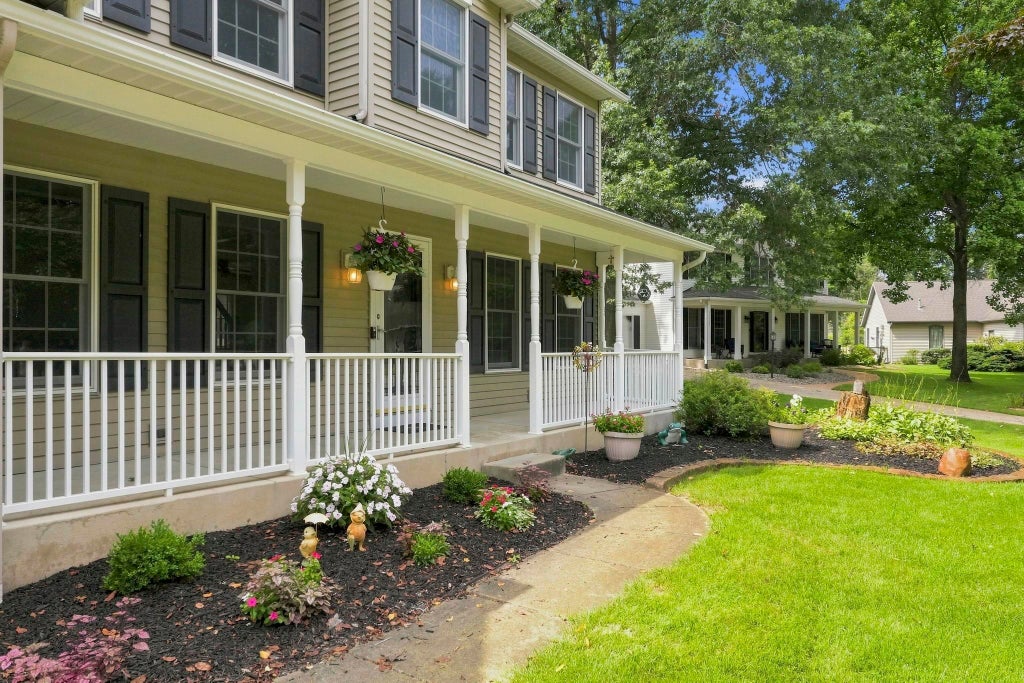 Photo of 55209 Birchfield Court, Osceola, IN 46561 (MLS # 202634181)