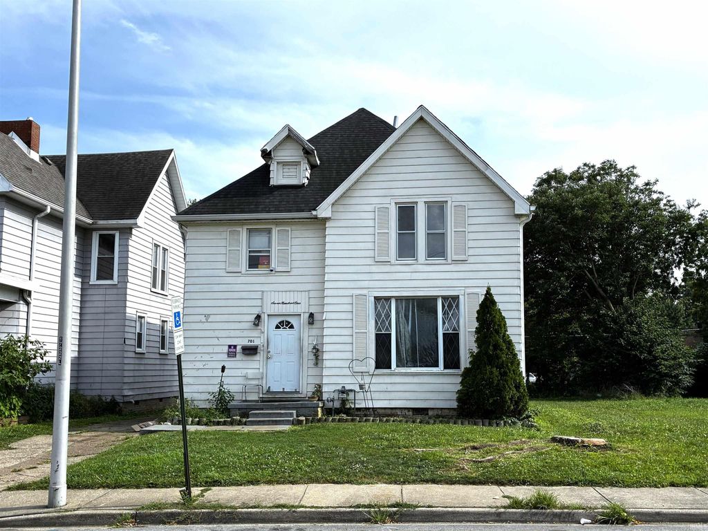 Photo of 701 E Virginia Street, Evansville, IN 47711 (MLS # 202628211)