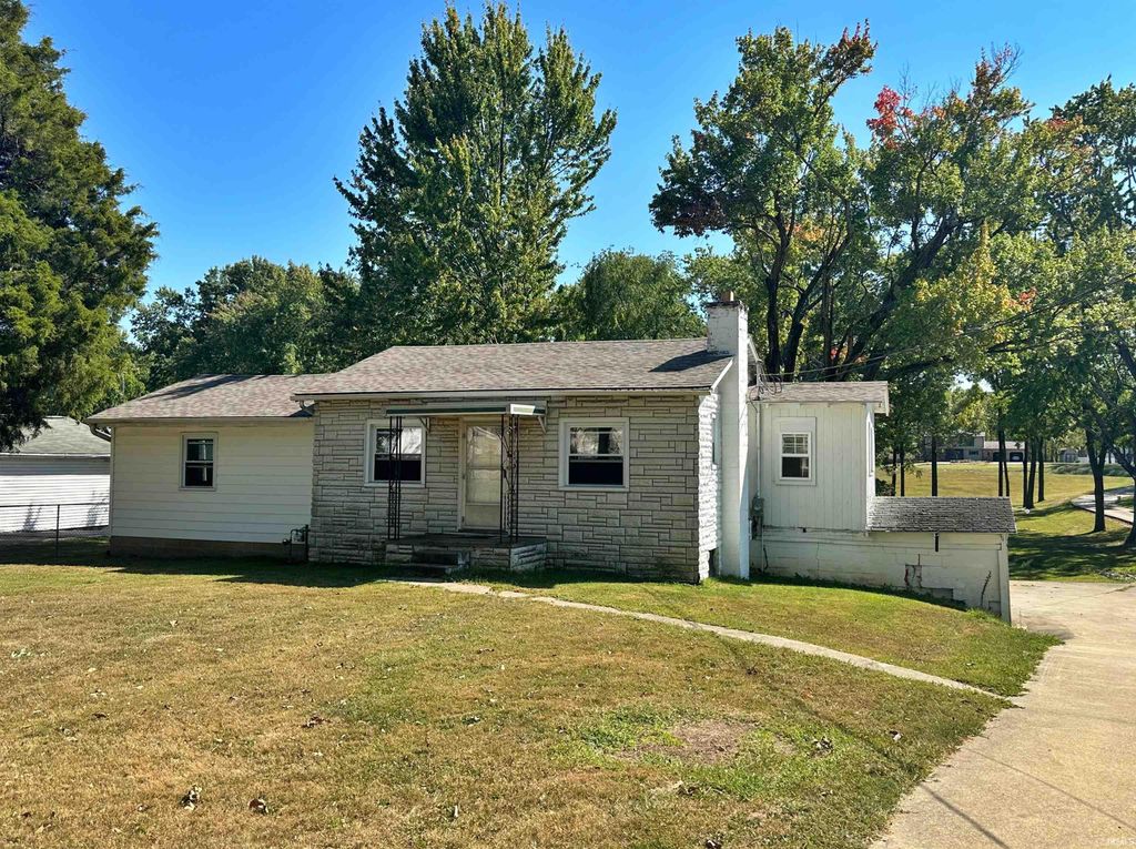 Photo of 2107 E National Highway, Washington, IN 47501 (MLS # 202616499)