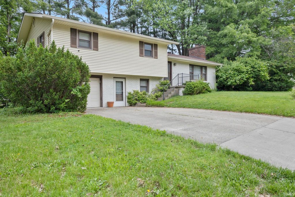 Photo of 4021 E Morningside Drive, Bloomington, IN 47408 (MLS # 202602602)
