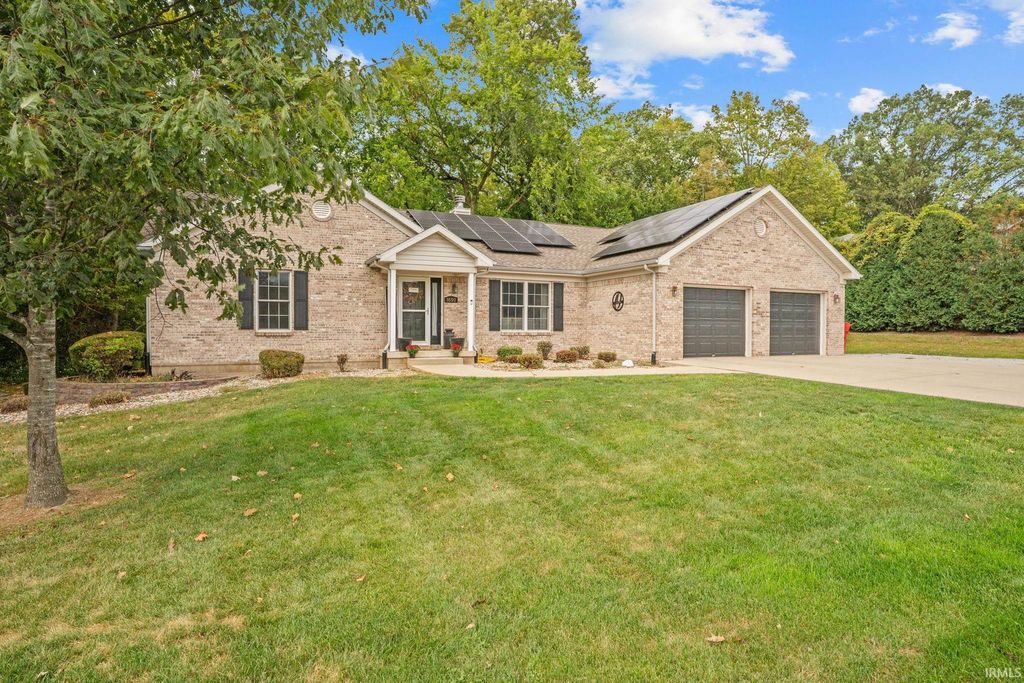Photo of 1650 N Royal Oaks Drive, Monticello, IN 47960 (MLS # 202538844)