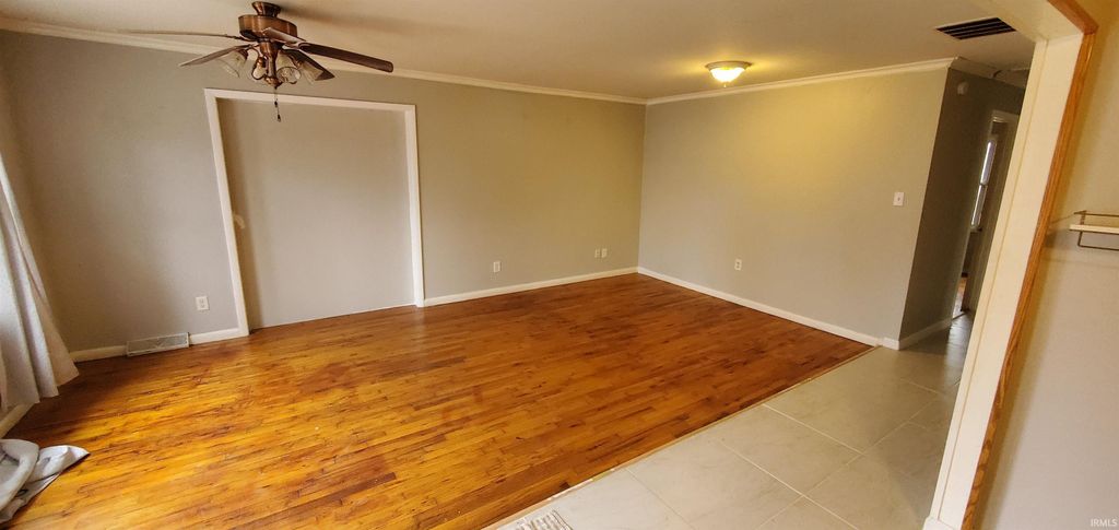 Photo of 709 Wall Street, Evansville, IN 47713 (MLS # 202545637)