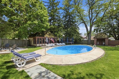 Tiny photo for 721 W Spencer Avenue, Marion, IN 46952 (MLS # 202618475)