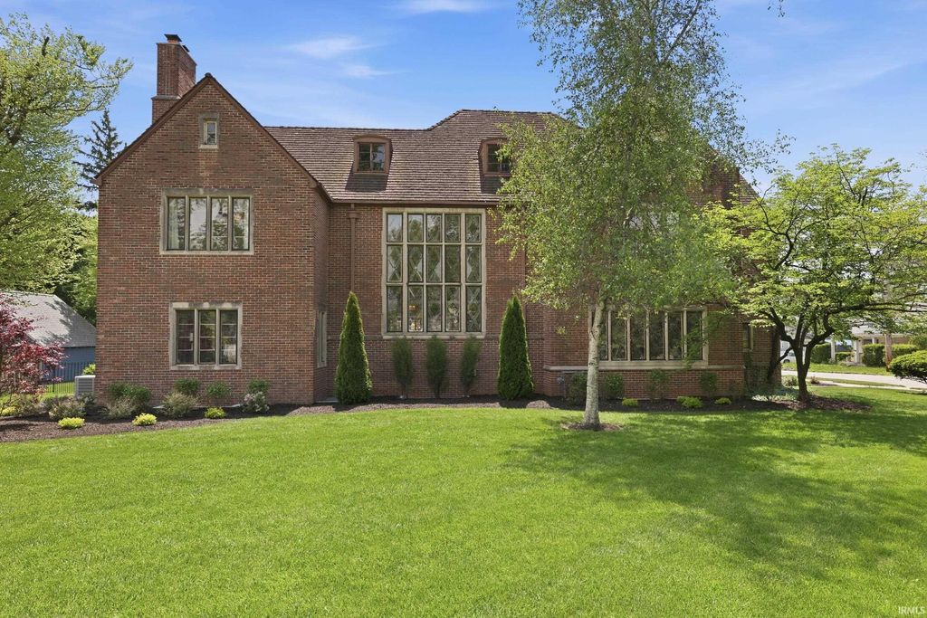 Photo of 721 W Spencer Avenue, Marion, IN 46952 (MLS # 202618475)