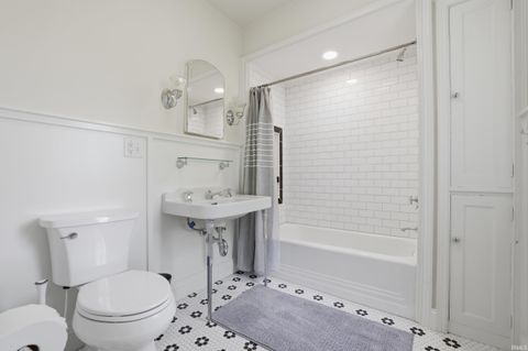 Tiny photo for 721 W Spencer Avenue, Marion, IN 46952 (MLS # 202618475)