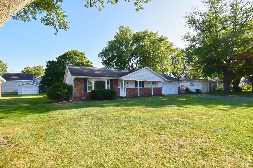 Photo of 909 E 7th Street, Fowler, IN 47944 (MLS # 202536424)