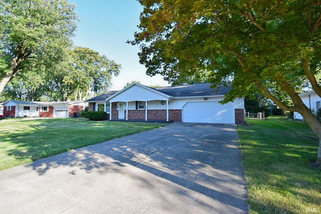 Photo of 909 E 7th Street, Fowler, IN 47944 (MLS # 202536424)