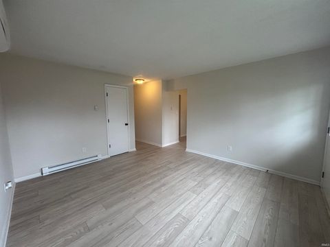 Tiny photo for 4502 Winter Street, Fort Wayne, IN 46806 (MLS # 202611446)