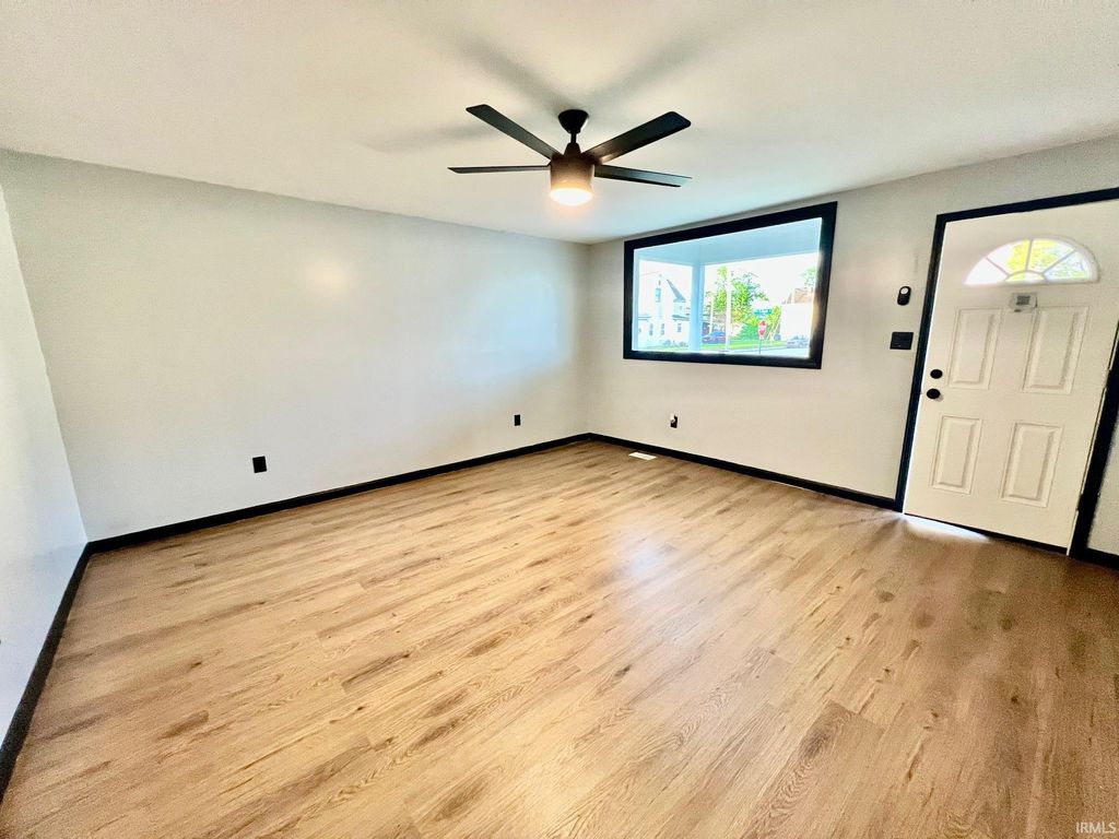 Photo of 920 Edgar Street, Evansville, IN 47710 (MLS # 202612092)