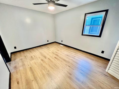 Tiny photo for 920 Edgar Street, Evansville, IN 47710 (MLS # 202612092)
