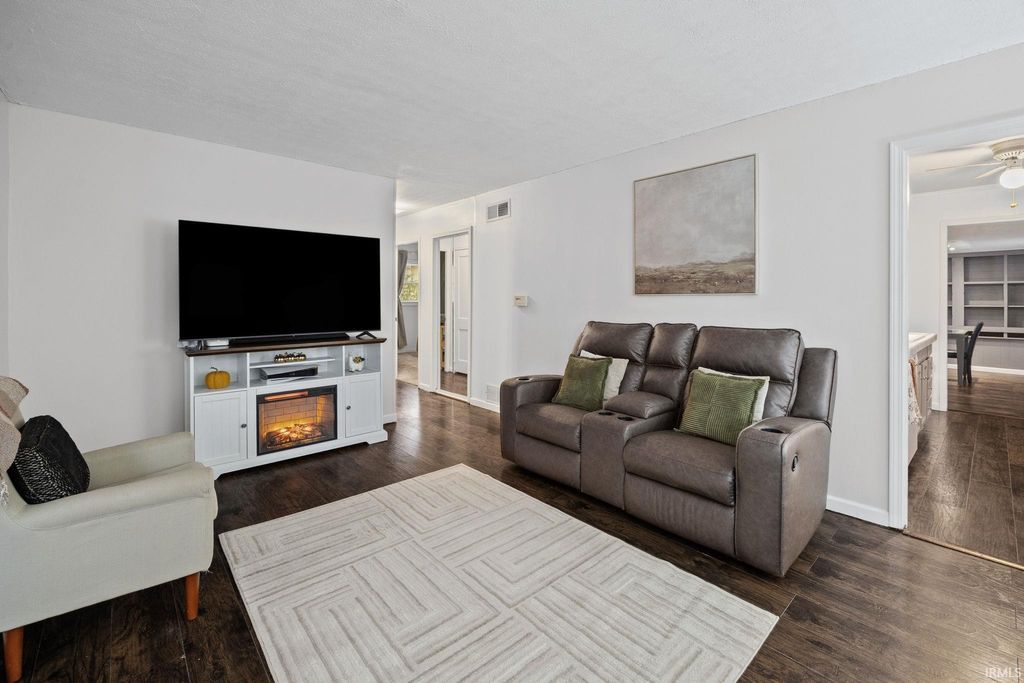 Photo of 1725 Shortridge Drive, Lafayette, IN 47905 (MLS # 202547654)