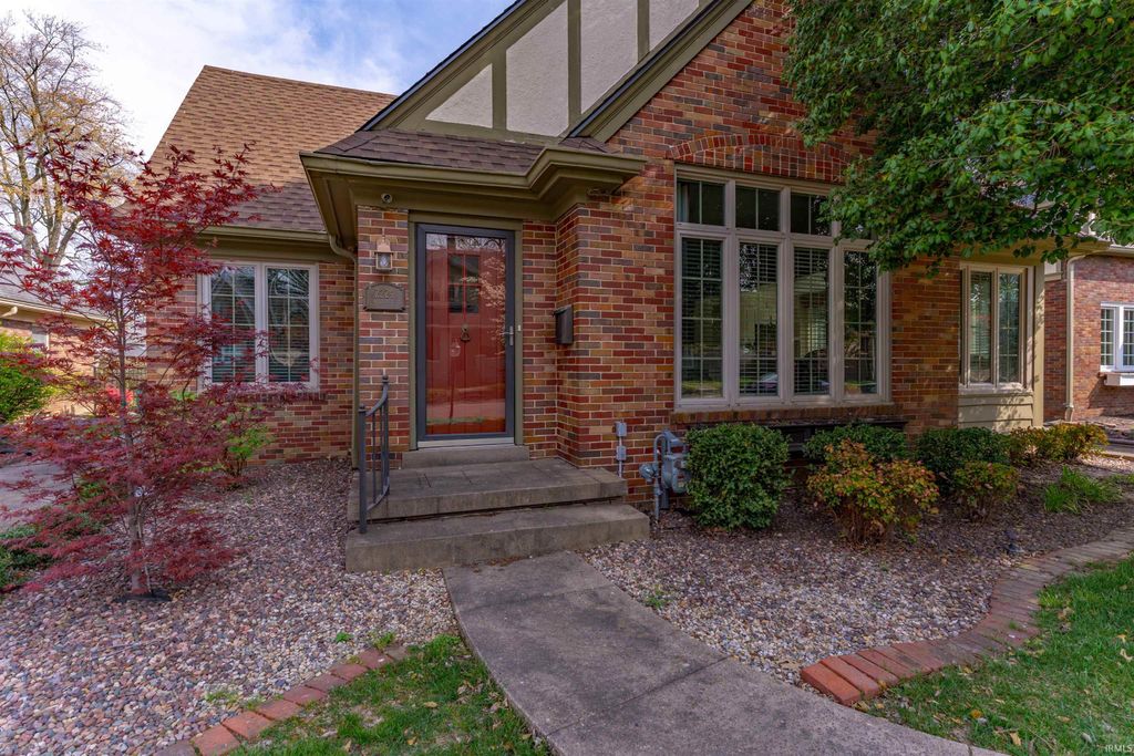 Photo of 2224 E Mulberry Street, Evansville, IN 47714 (MLS # 202611222)