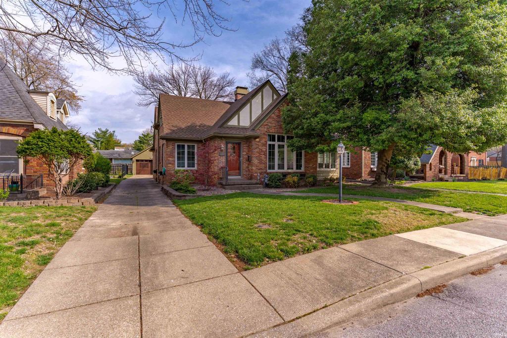 Photo of 2224 E Mulberry Street, Evansville, IN 47714 (MLS # 202611222)