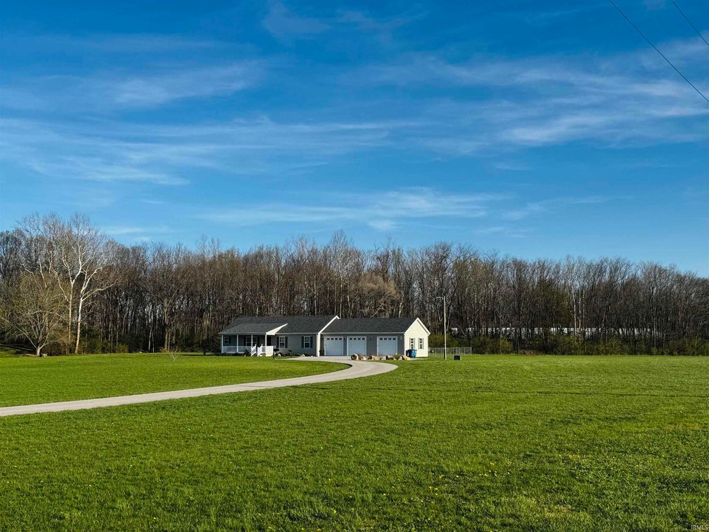 Photo of 1891 E Paw Paw Pike Pike, Peru, IN 46970 (MLS # 202611850)