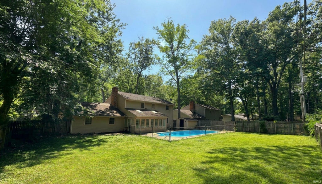 Photo of 6427 Monarch Drive, Fort Wayne, IN 46815 (MLS # 202625992)
