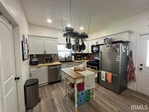 Tiny photo for 2316 S B Street, Elwood, IN 46036 (MLS # 202637882)