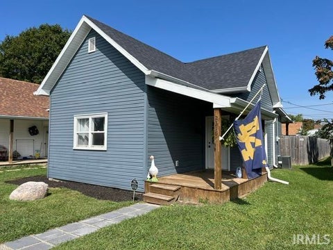 Tiny photo for 2316 S B Street, Elwood, IN 46036 (MLS # 202637882)