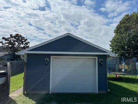 Tiny photo for 2316 S B Street, Elwood, IN 46036 (MLS # 202637882)