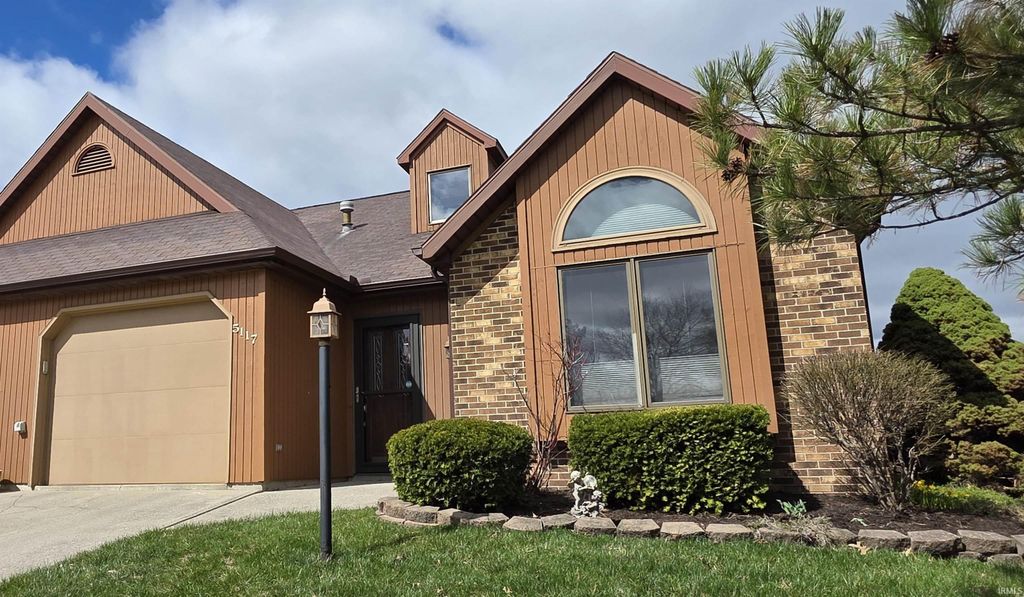 Photo of 5117 Woodmark Court, Fort Wayne, IN 46815 (MLS # 202610128)