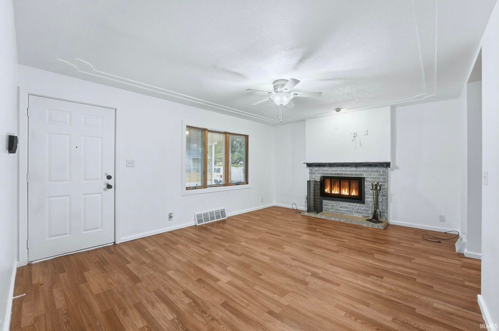 Photo of 2714 Stanford Avenue, Fort Wayne, IN 46808 (MLS # 202549806)