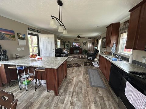 Tiny photo for 10105 E 150N Road, Grovertown, IN 46531 (MLS # 202618583)