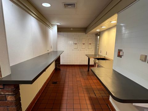 Tiny photo for 408 E Center Road, Kokomo, IN 46902 (MLS # 202501259)