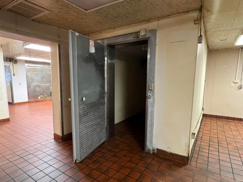 Tiny photo for 408 E Center Road, Kokomo, IN 46902 (MLS # 202501259)