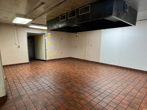 Tiny photo for 408 E Center Road, Kokomo, IN 46902 (MLS # 202501259)