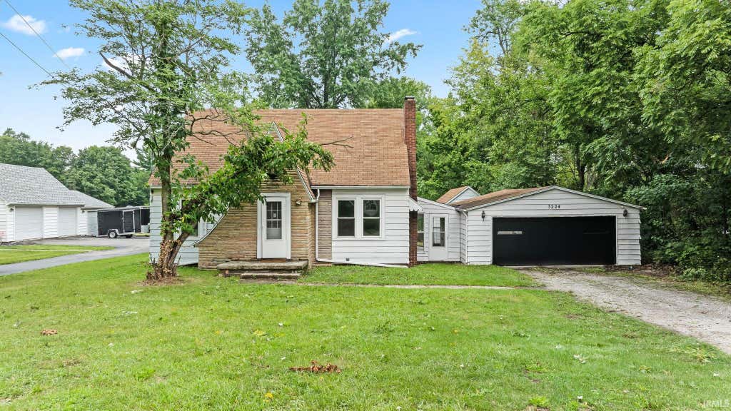 Photo of 3224 Bass Road, Fort Wayne, IN 46808 (MLS # 202632608)