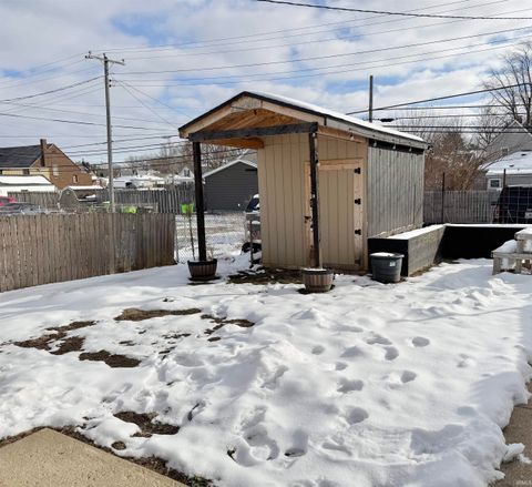 Tiny photo for 334 Burlington Avenue, Logansport, IN 46947 (MLS # 202548432)