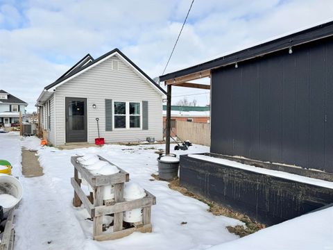 Tiny photo for 334 Burlington Avenue, Logansport, IN 46947 (MLS # 202548432)