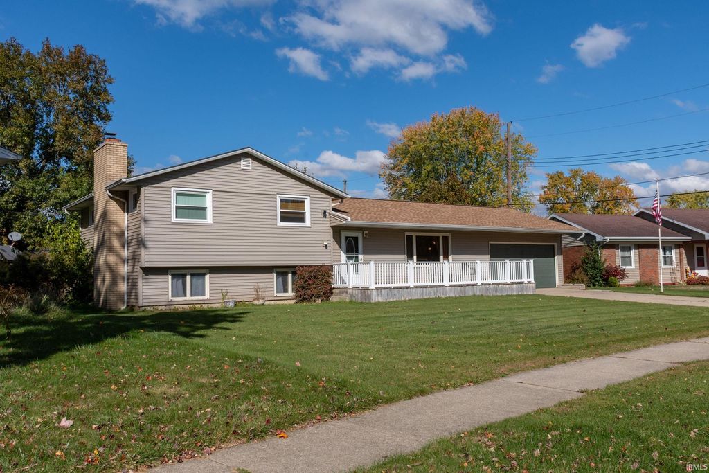 Photo of 1507 Kensington Place, Mishawaka, IN 46544 (MLS # 202544405)