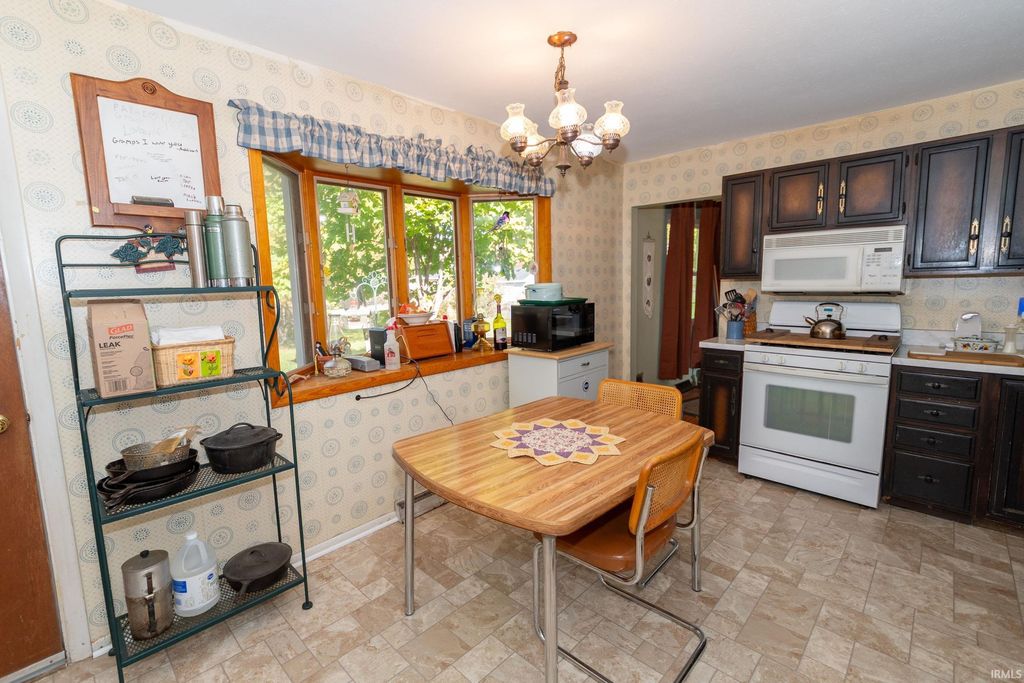 Photo of 1507 Kensington Place, Mishawaka, IN 46544 (MLS # 202544405)