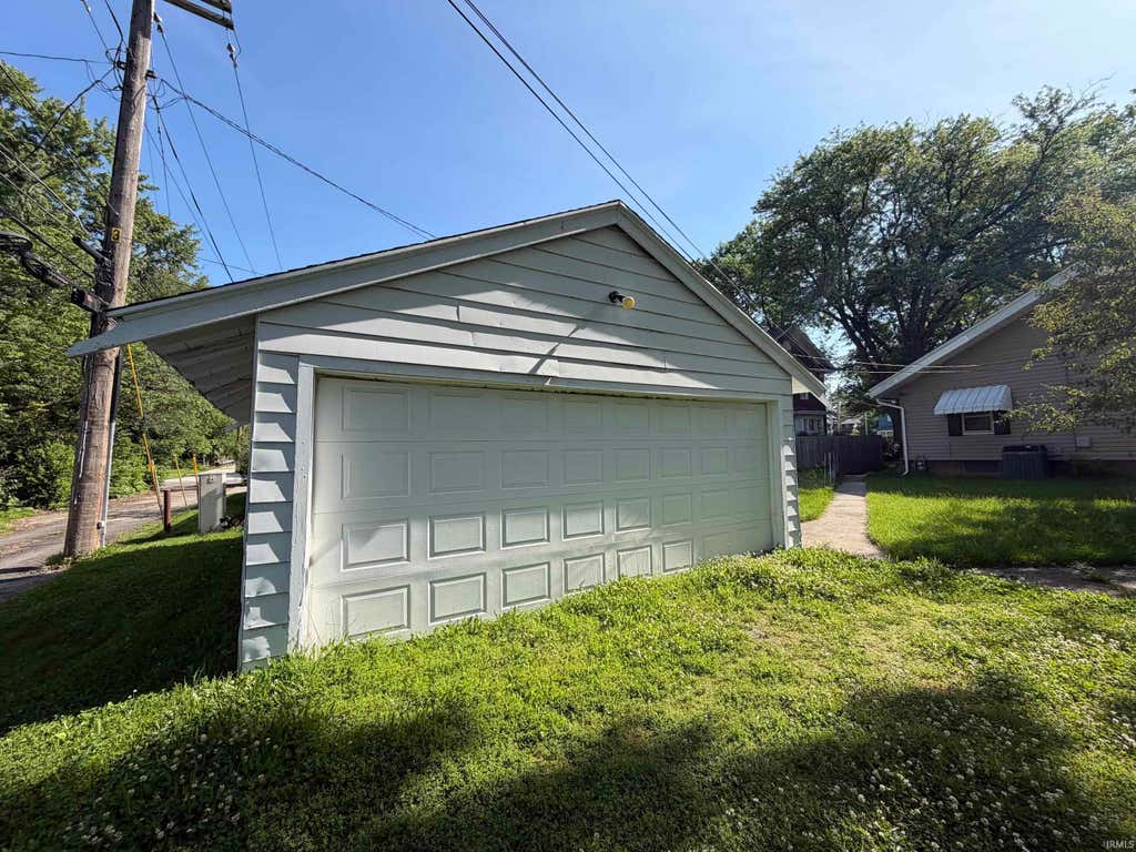 Photo of 2213 N Anthony Boulevard, Fort Wayne, IN 46805 (MLS # 202621674)