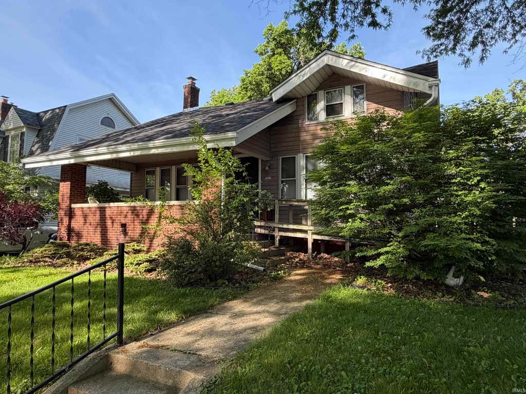 Photo of 2213 N Anthony Boulevard, Fort Wayne, IN 46805 (MLS # 202621674)