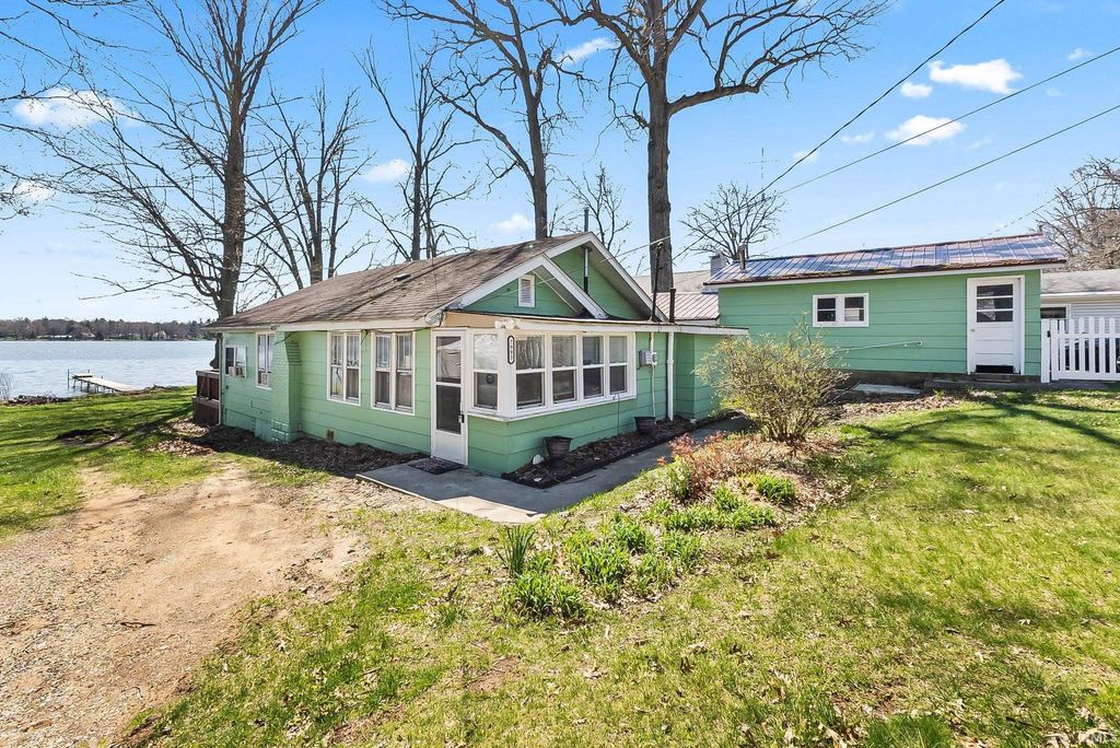 Photo of 7993 N Tippecanoe Drive, Walkerton, IN 46574 (MLS # 202612151)