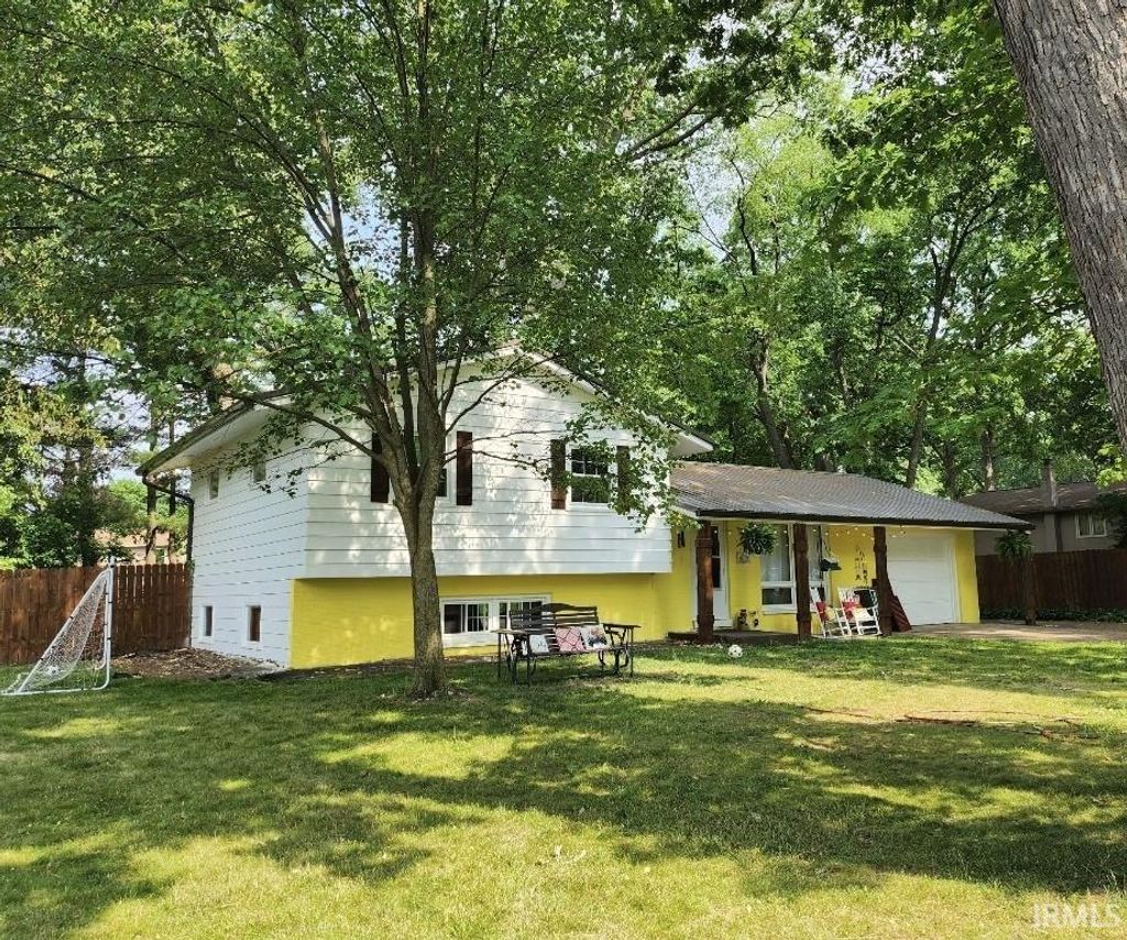 Photo of 56858 Mark Manor Drive, Elkhart, IN 46516 (MLS # 202548748)