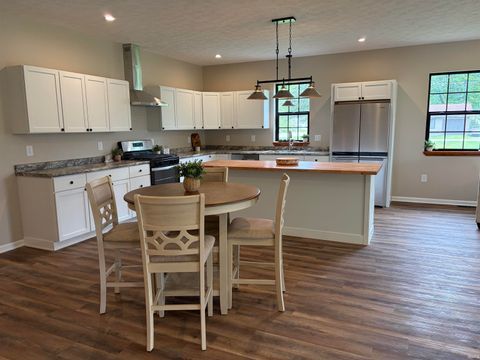 Tiny photo for 301 Tyler Avenue, Peru, IN 46970 (MLS # 202617021)