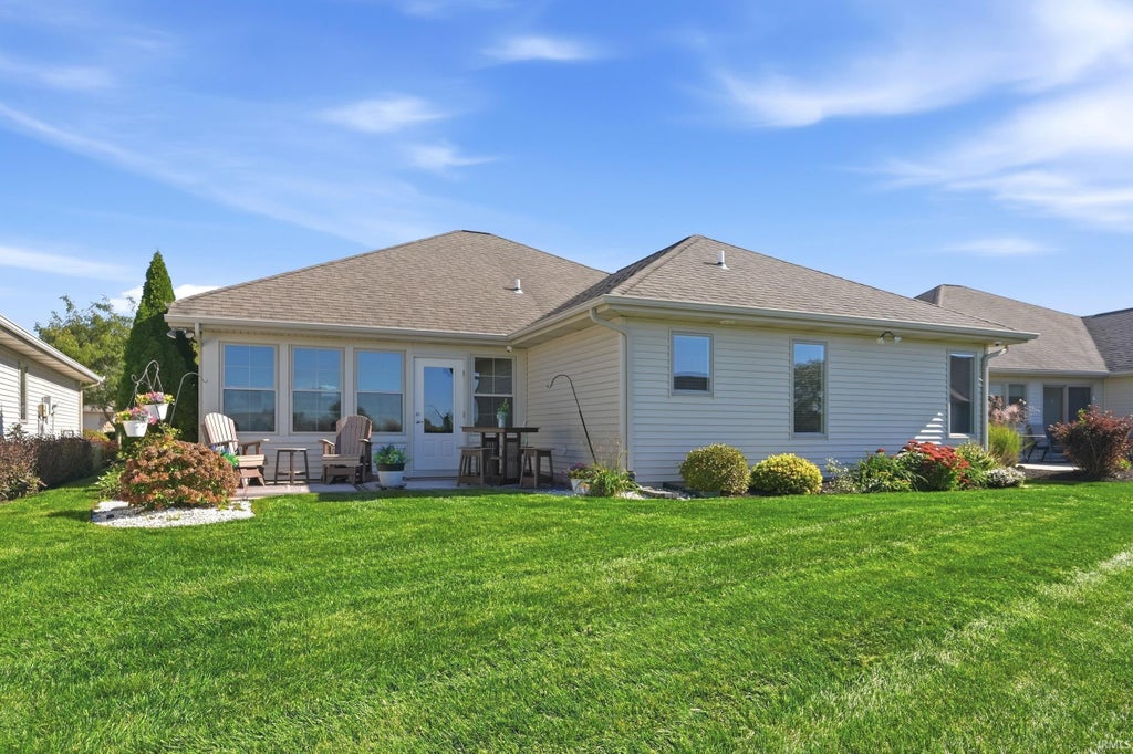 Photo of 9513 Courtyard Cove, Fort Wayne, IN 46825 (MLS # 202644070)