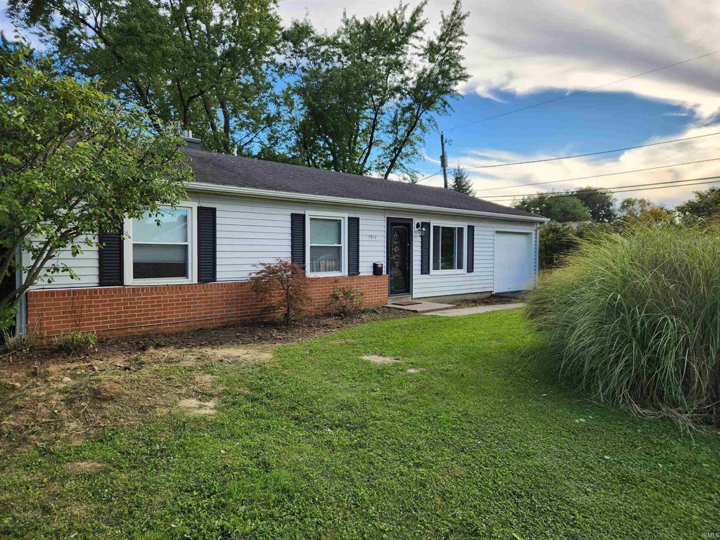 Photo of 1915 W Wilno Drive, Marion, IN 46952 (MLS # 202641141)