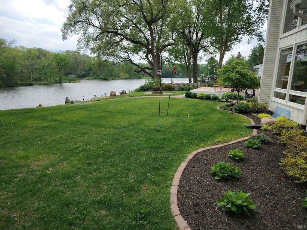 Photo of 54028 Eastview Drive, Bristol, IN 46507 (MLS # 202619185)