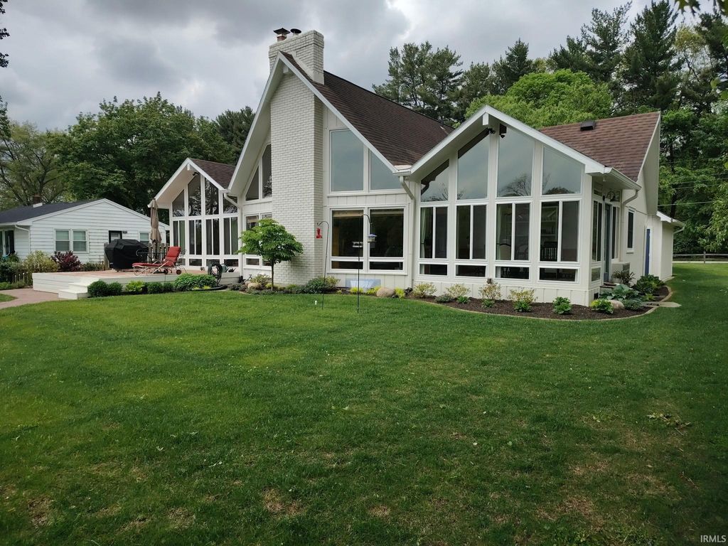 Photo of 54028 Eastview Drive, Bristol, IN 46507 (MLS # 202619185)