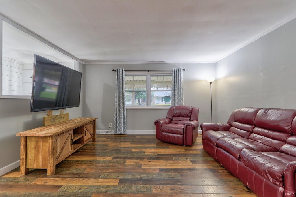 Photo of 806 Treelane Drive, Newburgh, IN 47630 (MLS # 202547443)