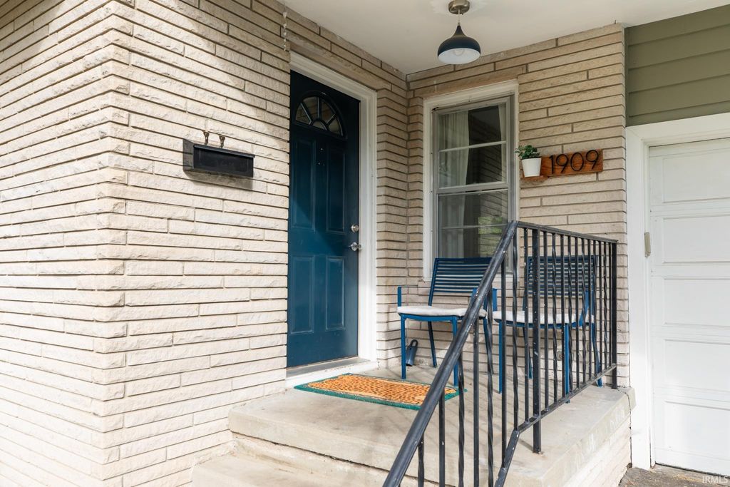 Photo of 1909 E Viva Drive, Bloomington, IN 47401 (MLS # 202542117)