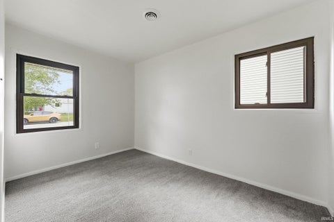 Tiny photo for 1020 S Morgan Street, Bluffton, IN 46714 (MLS # 202635184)