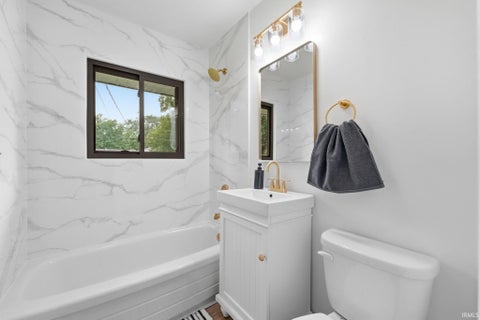 Tiny photo for 1020 S Morgan Street, Bluffton, IN 46714 (MLS # 202635184)