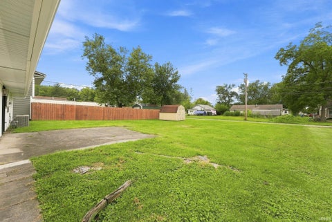 Tiny photo for 1020 S Morgan Street, Bluffton, IN 46714 (MLS # 202635184)