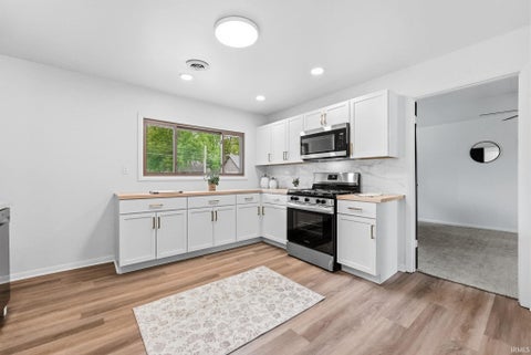 Tiny photo for 1020 S Morgan Street, Bluffton, IN 46714 (MLS # 202635184)