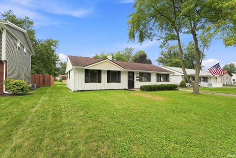 Tiny photo for 1020 S Morgan Street, Bluffton, IN 46714 (MLS # 202635184)