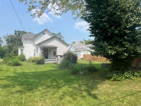 Tiny photo for 103 E Riverside Drive, Peru, IN 46970 (MLS # 202530782)